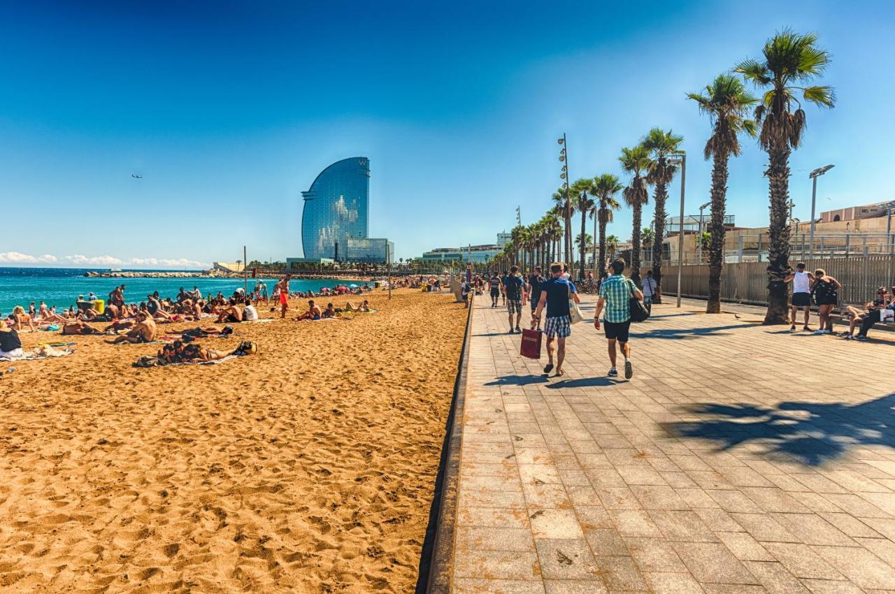 Charming Boat House In Barcelona With Big Terrace And Solarium Hotel ซานต์อาเตรียเดเบซอซ ภายนอก รูปภาพ